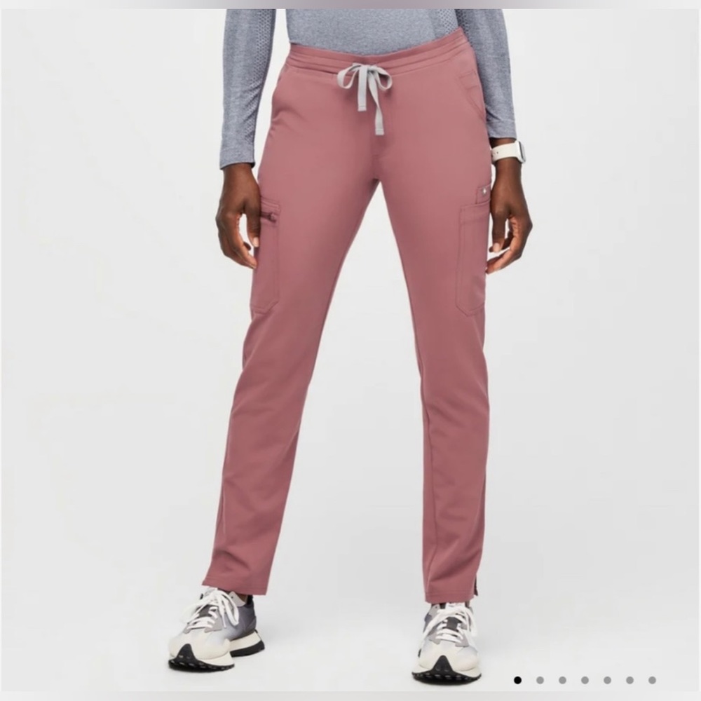 NWOT Limited edition Mauve Yola figs pants